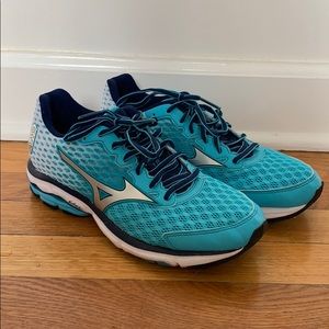 Mizuno Running Shoes - Size 8 - Worn once